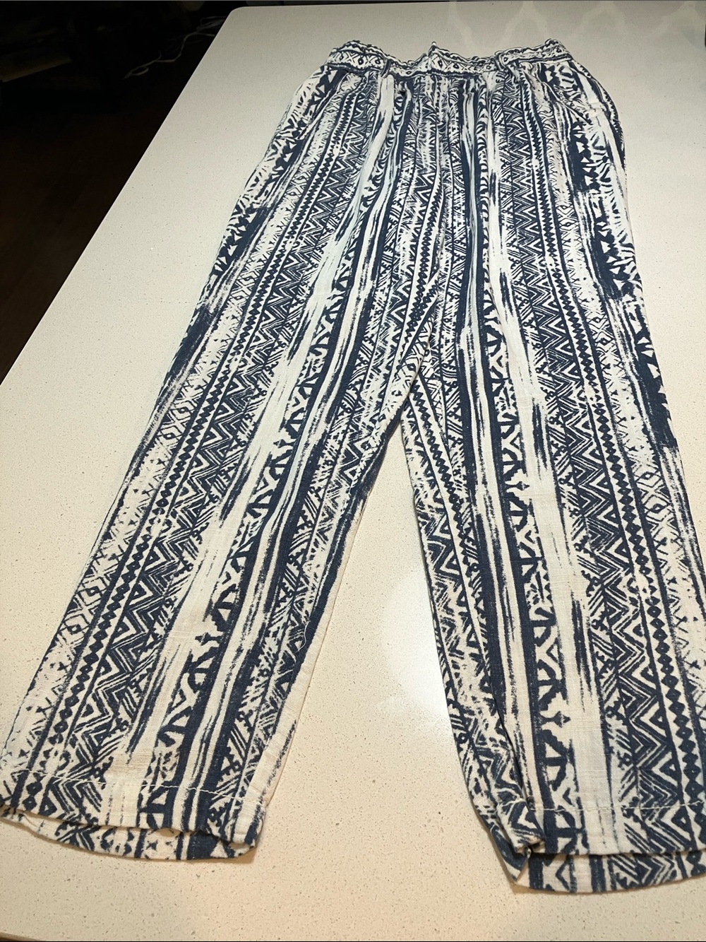 Casual Straight-Leg Elastic Waist Pants in Navy & White size Med